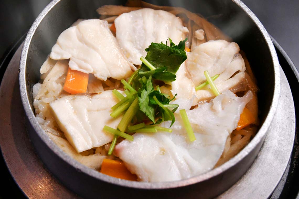 鯛の釜飯 赤出汁付