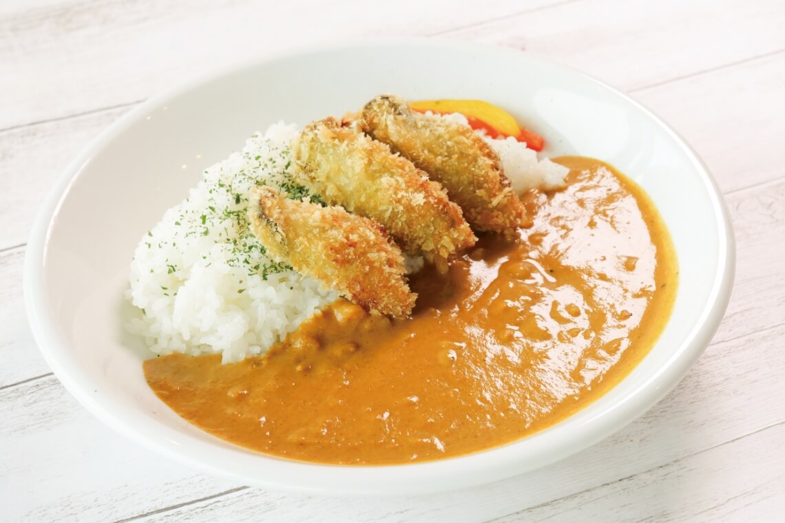 かきフライカレー(サラダ付)