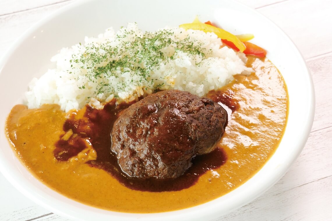 峠下牛100％ハンバーグカレー(サラダ付)