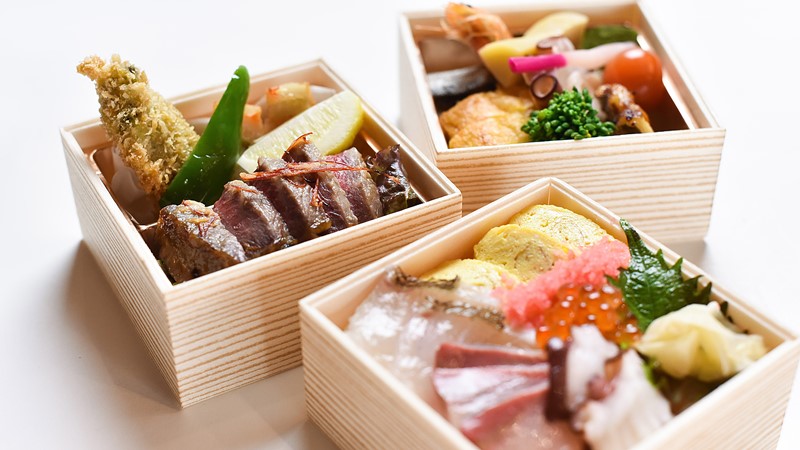 Take Outかなわekie店のお弁当 牡蠣 かき 料理 広島料理 かなわ