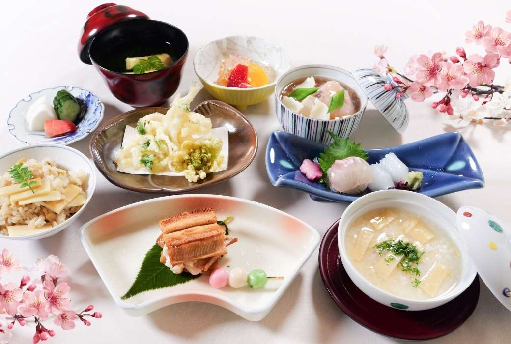 かき船季節料理　弥生