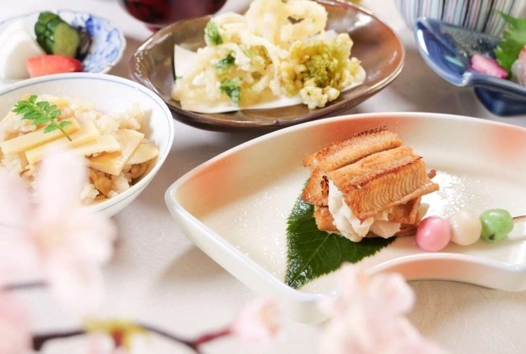 かき船季節料理 弥生